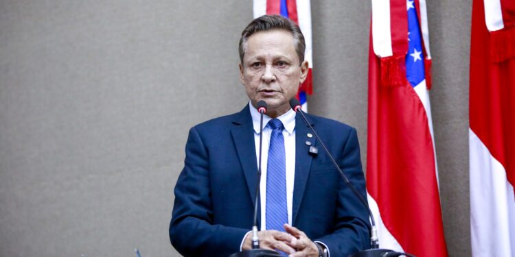 Adjuto Afonso ressalta capacitação de marinheiros em Tapauá com emenda parlamentar Adjuto Afonso ressalta capacitação de marinheiros em Tapauá com emenda parlamentar