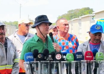 Cemitério vertical resolverá definitivamente falta de espaço para sepultamentos em Manaus, diz prefeito