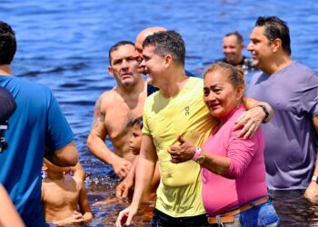 Prefeitura revitaliza praia da Ponta Branca na zona Sul de Manaus