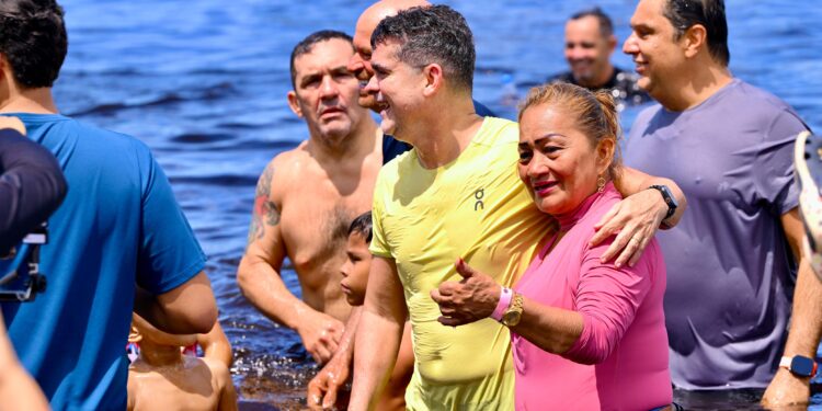 Prefeitura revitaliza praia da Ponta Branca na zona Sul de Manaus