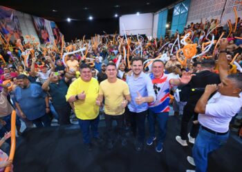David Almeida reúne público em Manaus, endurece discurso e foca em gestão na pré-campanha