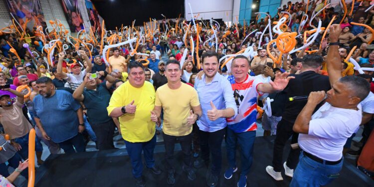 David Almeida reúne público em Manaus, endurece discurso e foca em gestão na pré-campanha