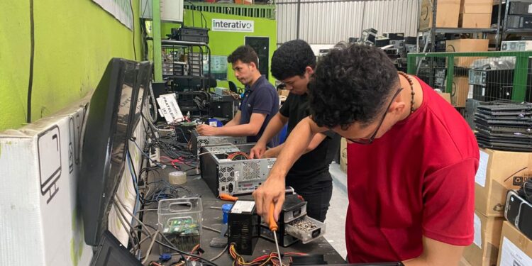 Instituto Descarte Correto transforma vidas há décadas com inclusão digital e sustentabilidade na Amazônia