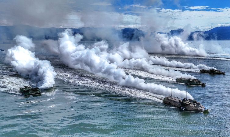 Rio de Janeiro (RJ), 23/04/2026 - FOTO DE ARQUIVO - O grupo naval francês Jeanne D`Arc realiza, no Rio de Janeiro, uma das principais missões de formação e projeção da Marinha Nacional Francesa. Mais de 1,3 mil militares franceses e brasileiros participam da ação que busca desenvolver técnicas de trabalho em comum entre Marinha e Exército franceses e a Marinha do Brasil. Foto: Marinha do Brasil/Divulgação
