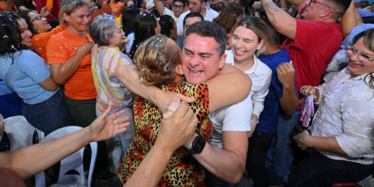 David Almeida cresce na capital e no interior, consolida segundo lugar e ganha força na disputa pelo Governo do Amazonas