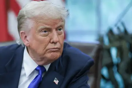 REUTERS/Leah Millis/Proibida reprodução FILE PHOTO: U.S. President Donald Trump looks on as he signs executive orders and proclamations in the Oval Office at the White House, in Washington, D.C., U.S., May 5, 2025. REUTERS/Leah Millis/File Photo