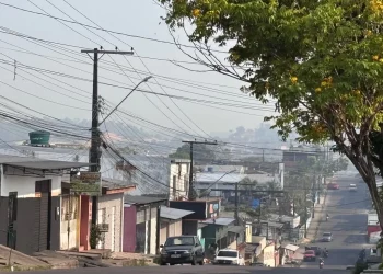 Manaus enfrenta alta poluição do ar provocada pela fumaça de queimadas Manaus enfrenta alta poluição do ar provocada pela fumaça de queimadas