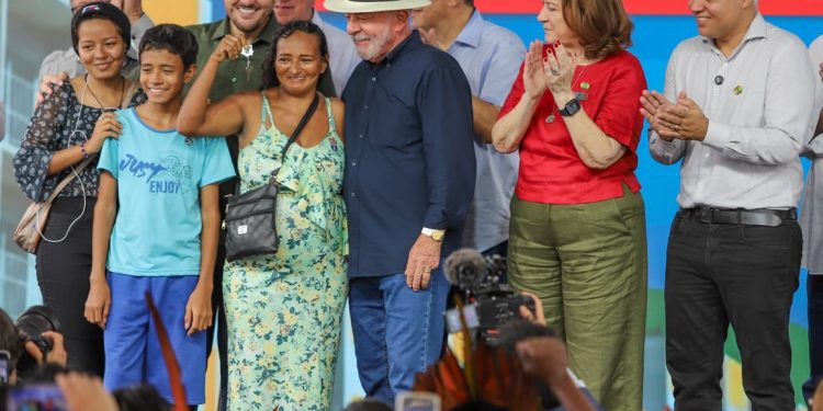 Lula deve desembarcar em Manaus na segunda-feira (28), seis dias antes do primeiro turno das eleições Lula deve desembarcar em Manaus na segunda-feira (28), seis dias antes do primeiro turno das eleições