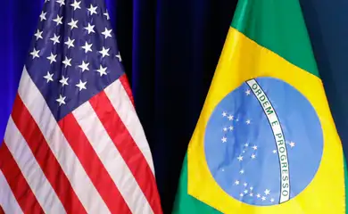 Los Angeles - EUA, 09/06/2022 - Bandeiras do Brasil e dos Estados Unidos. Foto: Alan Santos/PR