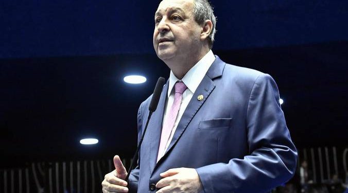 Omar Aziz classifica fim da escala 6×1 como conquista histórica dos trabalhadores Omar Aziz classifica fim da escala 6×1 como conquista histórica dos trabalhadores